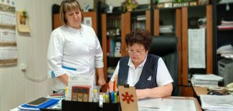 A thousand and one questions: Photo